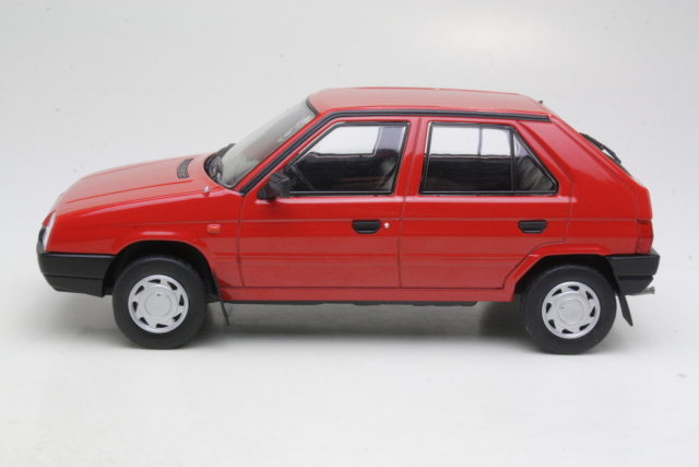 Skoda Favorit 1989, punainen