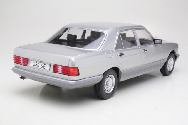 Mercedes 380SE (w126) 1979, silver