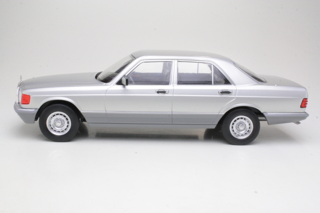 Mercedes 380SE (w126) 1979, silver