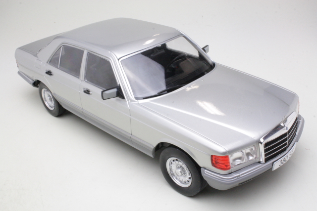 Mercedes 380SE (w126) 1979, silver