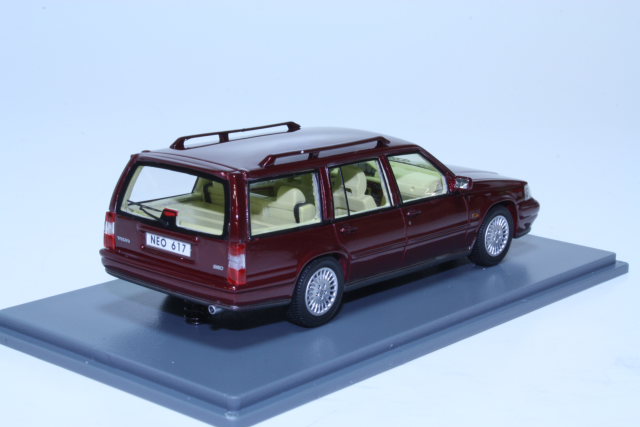 Volvo 960 Estate 1992, tummanpunainen