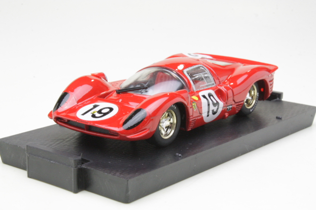 Ferrari 330 P4, Le Mans 1967, G.Klass/P.Sutcliffe, no.19 - Sulje napsauttamalla kuva