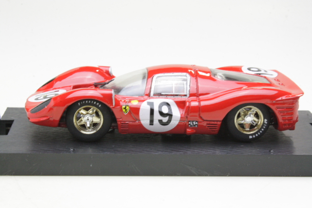Ferrari 330 P4, Le Mans 1967, G.Klass/P.Sutcliffe, no.19 - Sulje napsauttamalla kuva