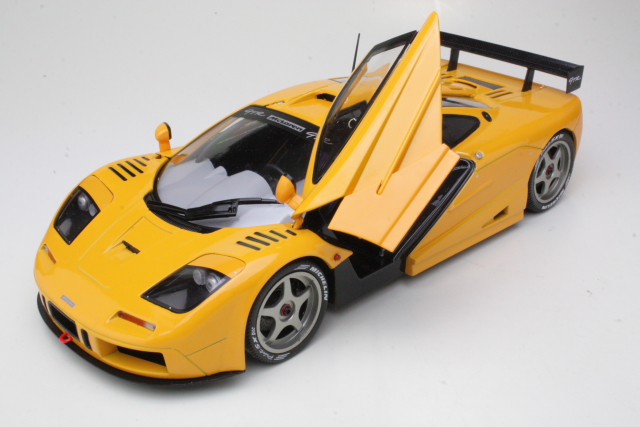 McLaren F1 GTR Short Tail 1996, oranssi