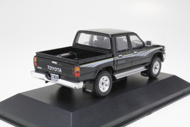 Toyota Hilux SR5 1997, black