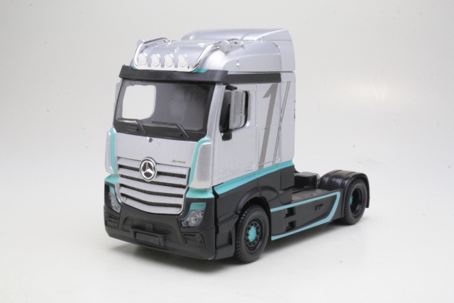 Mercedes Actros Gigaspace 2020, hopea/musta