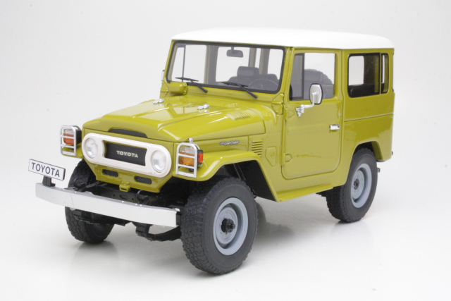 Toyota Landcruiser FJ40 1977, keltainen - Sulje napsauttamalla kuva