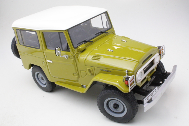 Toyota Landcruiser FJ40 1977, keltainen