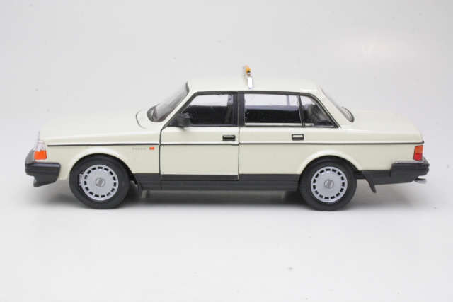 Volvo 240GL 1986, beige "Taxi Germany"