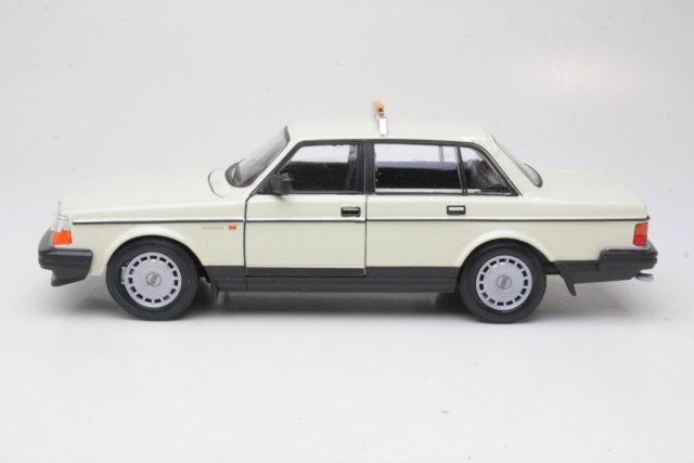 Volvo 240GL 1986, beige "Taxi Germany" - Sulje napsauttamalla kuva