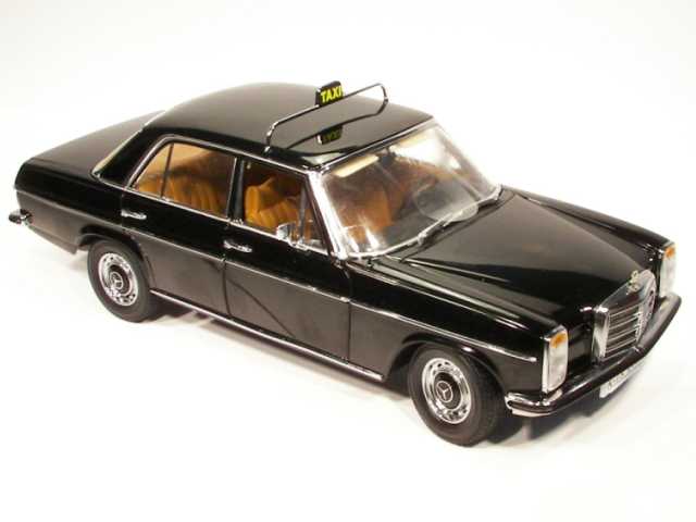Mercedes 220D (w115) 1971 Taxi, musta