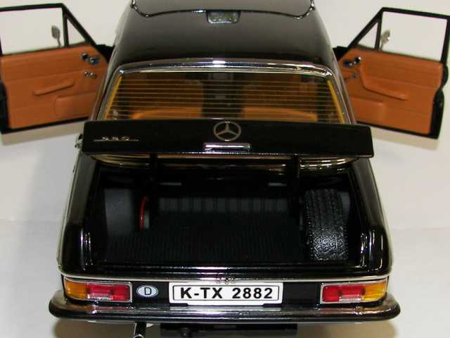 Mercedes 220D (w115) 1971 Taxi, musta