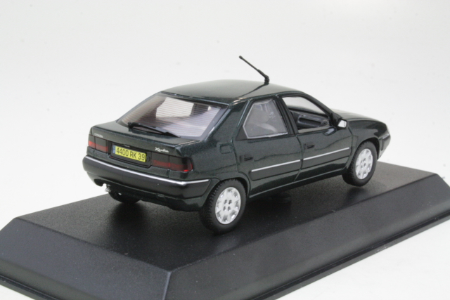 Citroen Xantia 1993, tummanvihreä