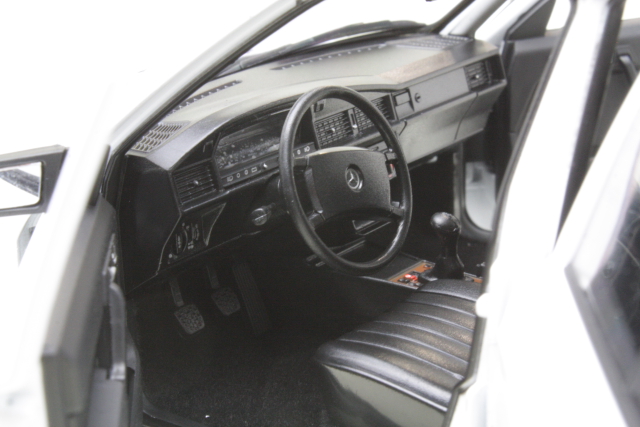 Mercedes 190E (w201) 1984, white