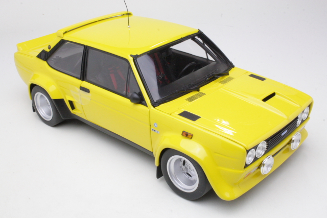 Fiat 131 Abarth 1976, keltainen - Sulje napsauttamalla kuva