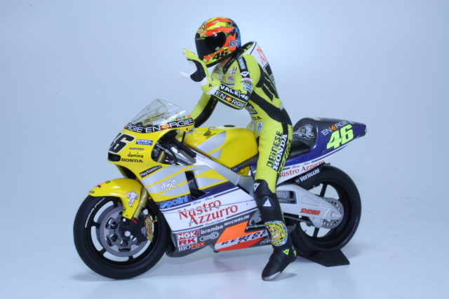 Valentino Rossi - Figuri, Nastro Azurro 2001