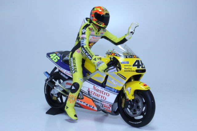 Valentino Rossi - Figuri, Nastro Azurro 2001