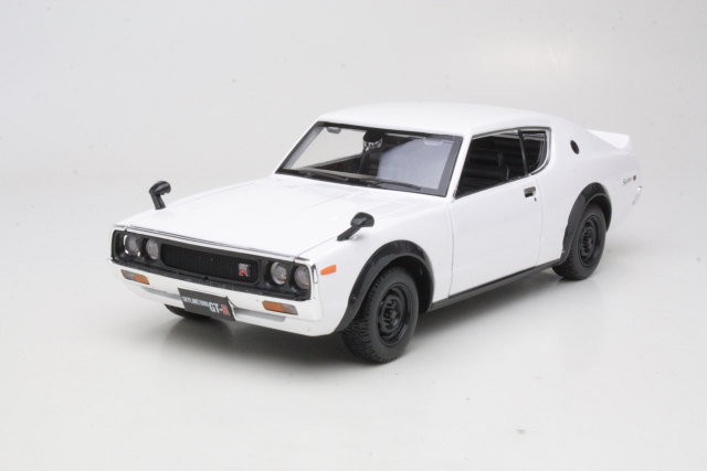 Nissan Skyline 2000 GT-R 1973, valkoinen - Sulje napsauttamalla kuva
