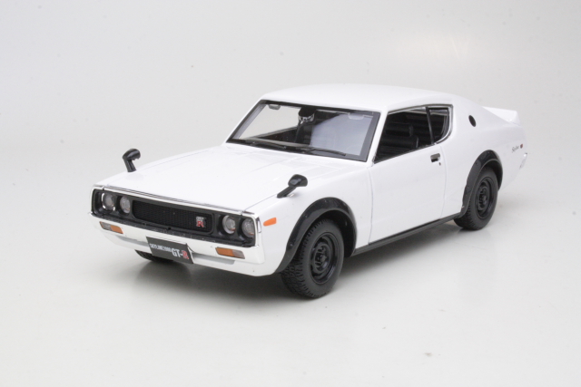 Nissan Skyline 2000 GT-R 1973, valkoinen