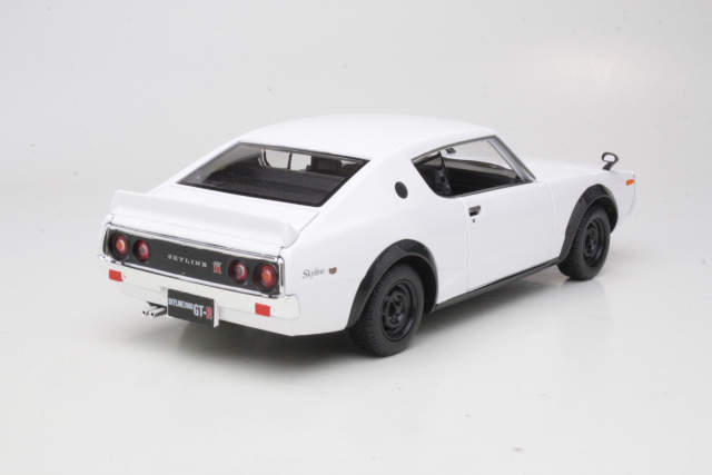 Nissan Skyline 2000 GT-R 1973, valkoinen - Sulje napsauttamalla kuva
