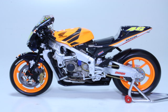 Honda RC211V, Moto GP 2003, V.Rossi