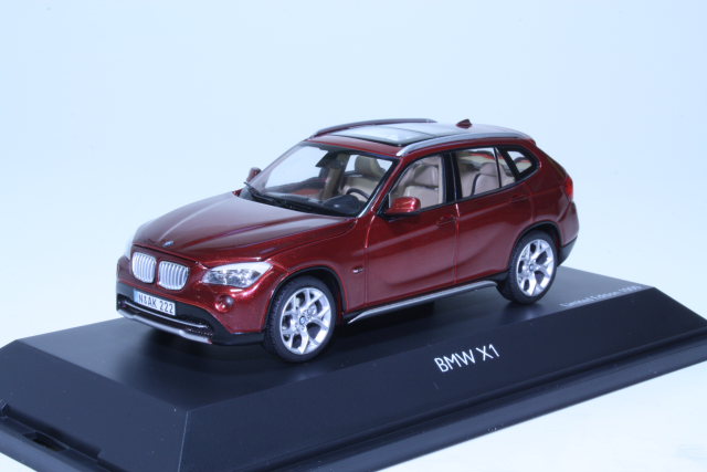BMW X1 (e84) 2009, punainen