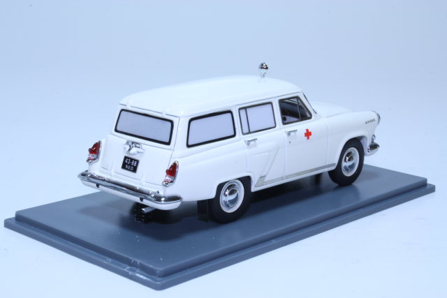 Volga GAZ M22 1960 Ambulanssi, valkoinen