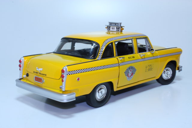 Checker A11, New York Taxi 1981, keltainen - Sulje napsauttamalla kuva