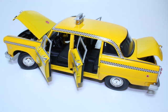 Checker A11, New York Taxi 1981, keltainen - Sulje napsauttamalla kuva