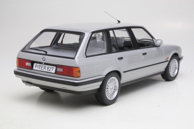 BMW 325i Touring (e30) 1991, silver