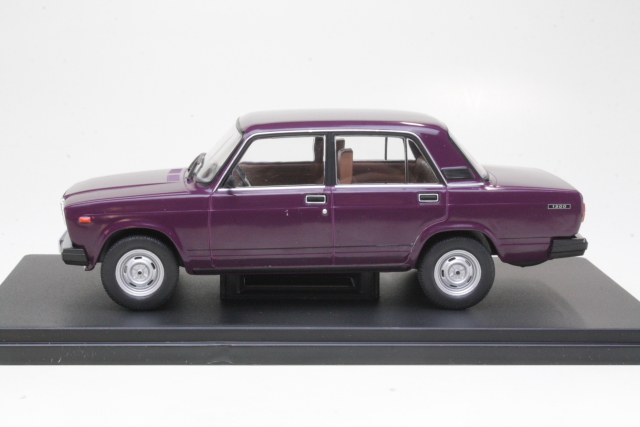 Lada 2107 1982, violetti - Sulje napsauttamalla kuva