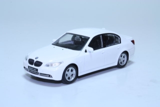BMW M5, valkoinen