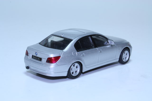 BMW M5, silver