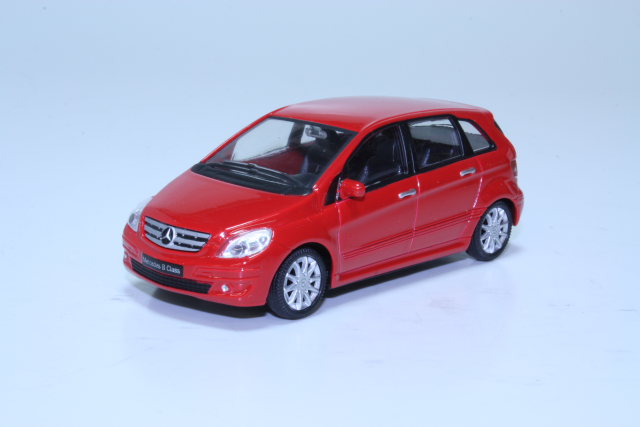 Mercedes B-Classe, red