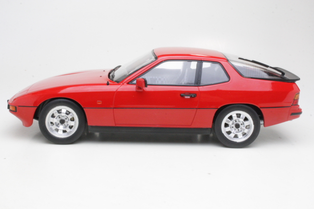 Porsche 924 1985, punainen - Sulje napsauttamalla kuva