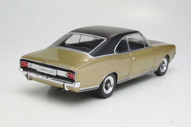 Opel Commodore A GS/E Coupe 1971, kulta/musta - Sulje napsauttamalla kuva