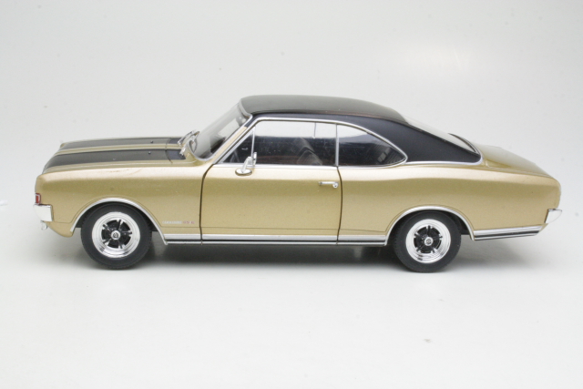 Opel Commodore A GS/E Coupe 1971, gold/black