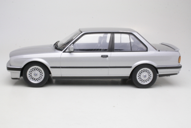 BMW 325i (e30) M-Package 1 1987, silver - Click Image to Close