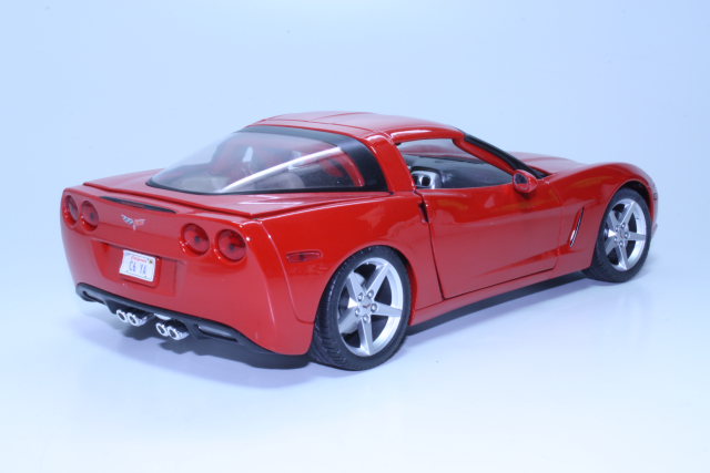 Chevrolet Corvette C6 2005, punainen
