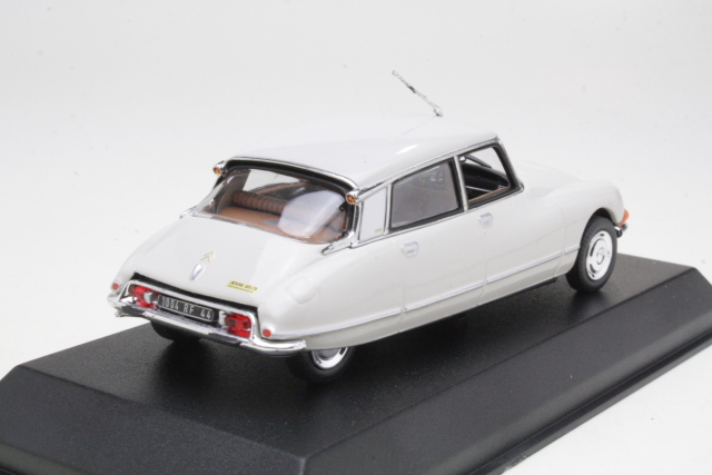 Citroen DS23 Pallas 1973, beige