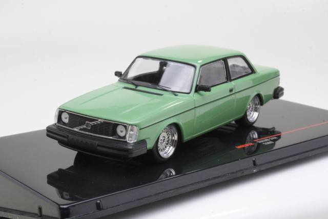 Volvo 242 1980, green "customs"