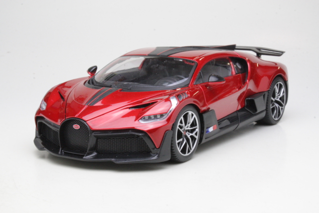 Bugatti Divo 2019, punainen