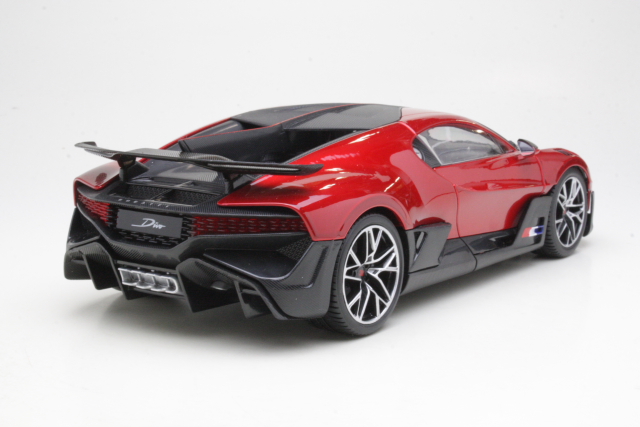 Bugatti Divo 2019, punainen