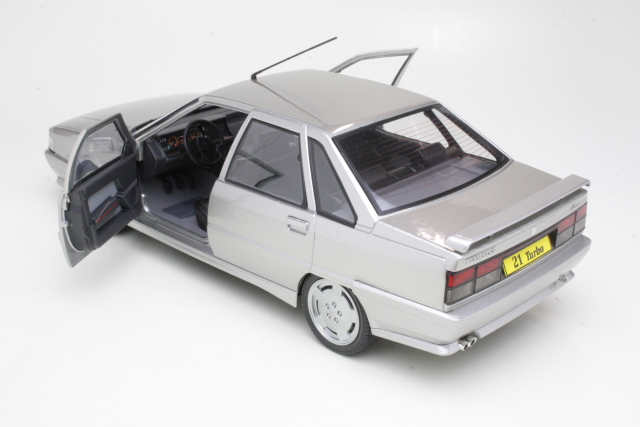 Renault 21 Mk.2 Turbo 1988, grey