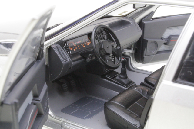 Renault 21 Mk.2 Turbo 1988, grey