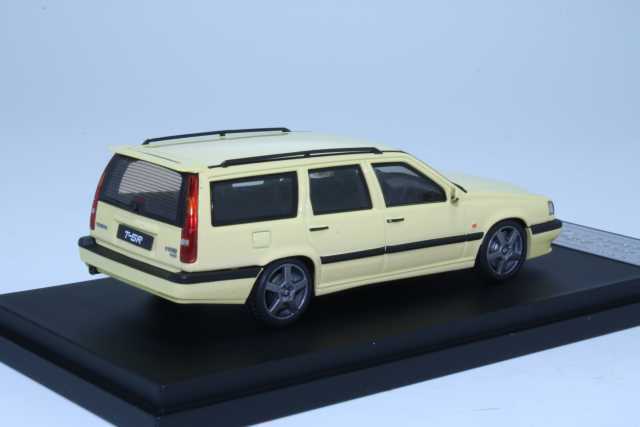 Volvo 850 T5R SW, light yellow