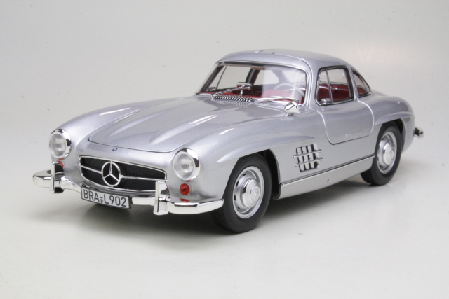 Mercedes 300SL 1954, hopea - Sulje napsauttamalla kuva