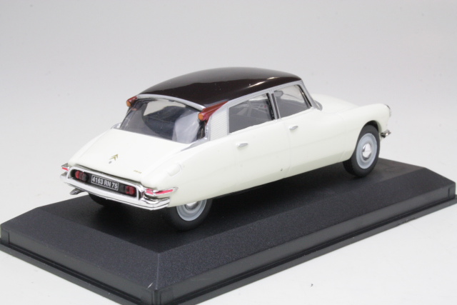 Citroen DS19 1957, valkoinen/musta - Sulje napsauttamalla kuva