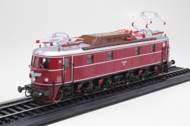 E 1912 (1940)