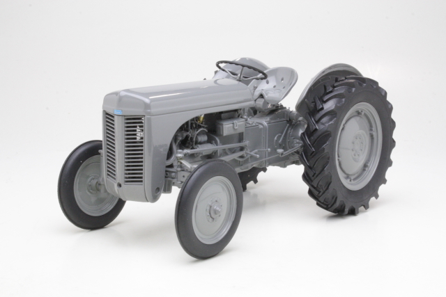 Ferguson TEA-20 "The little gray" 1947, harmaa 1:16